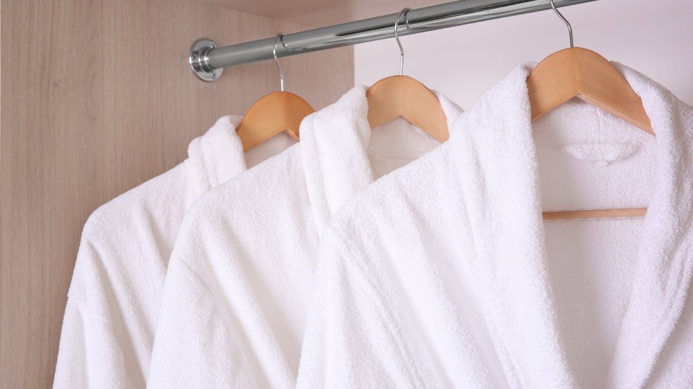 BL_BathRobes_Banner_Slider_Image1